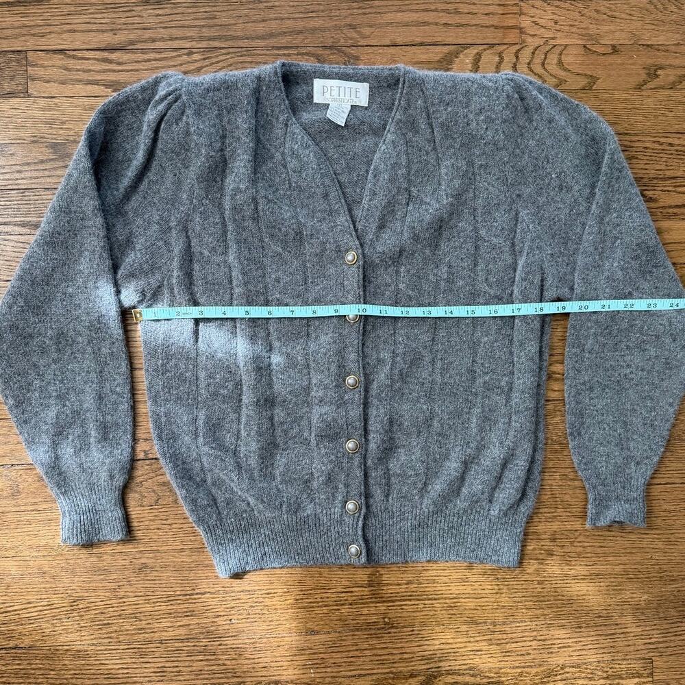 VTG Petite Sophisticate Gray Lambswool Blend Cardigan Size S - Picture 3 of 5